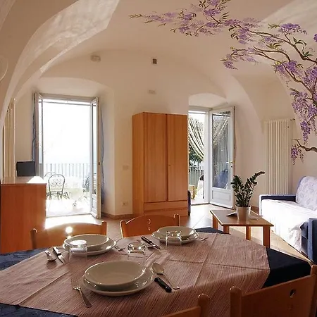 Sleeps 3 Pool Wifi Daire *